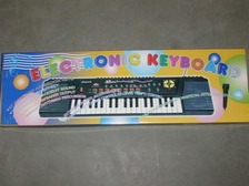 Піаніно SK 2000 B (12шт) с микрофоном, на бат-ке, в кор-ке, 78-24-8см